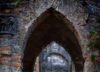 අත නොහැර අත හැරීම