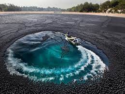 Why there are plastic shade balls on Los Angeles Reservoir
