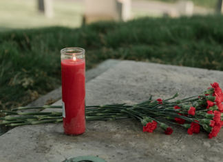 ඔබ සමුගෙන දුරක ගිහින්…..